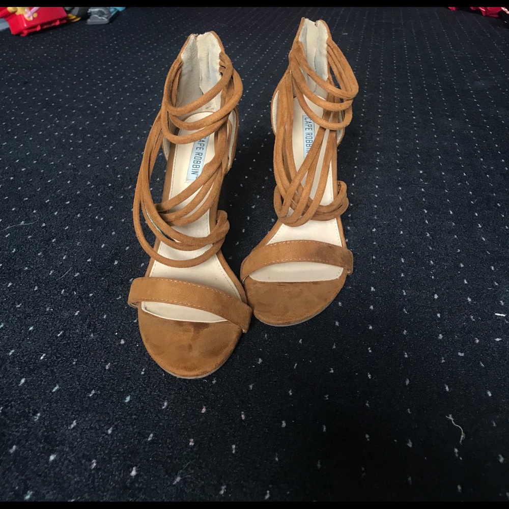 Cape Ribbon Block Heel